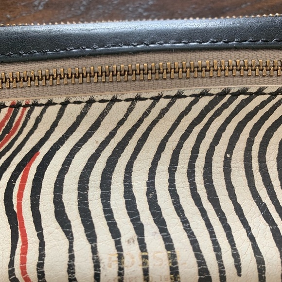 Fossil Preston Flap Snap Bi-fold Long
Wallet Clutch Zebra/Black Leather Zip - Picture 6 of 6